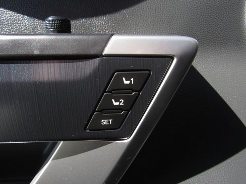 Used 2024 Toyota Sequoia Platinum image 24