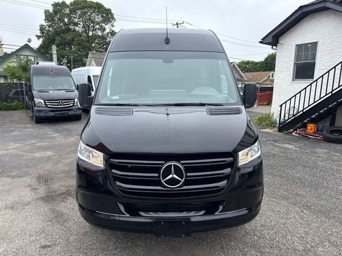 Used 2021 Mercedes-Benz Sprinter 3500 image 10