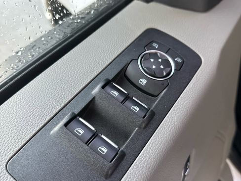 Used 2018 Ford F150 XLT w/ XTR Package image 12