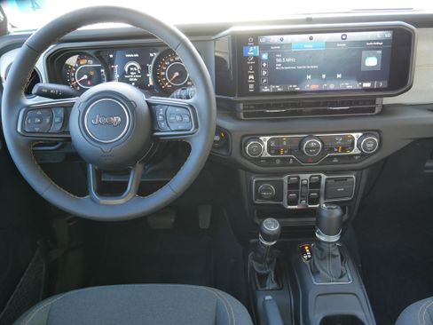 Used 2024 Jeep Wrangler Unlimited Sport AWD/4WD image 16