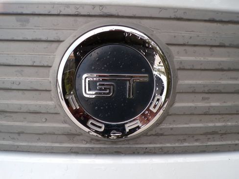 Used 2010 Ford Mustang GT RWD image 16