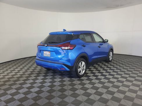Used 2023 Nissan Kicks S image 4