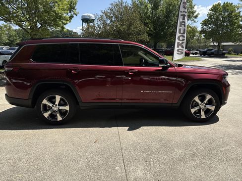 Used 2021 Jeep Grand Cherokee L Limited RWD image 8