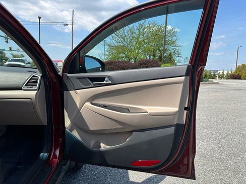 Used 2018 Hyundai Tucson SE AWD/4WD image 24
