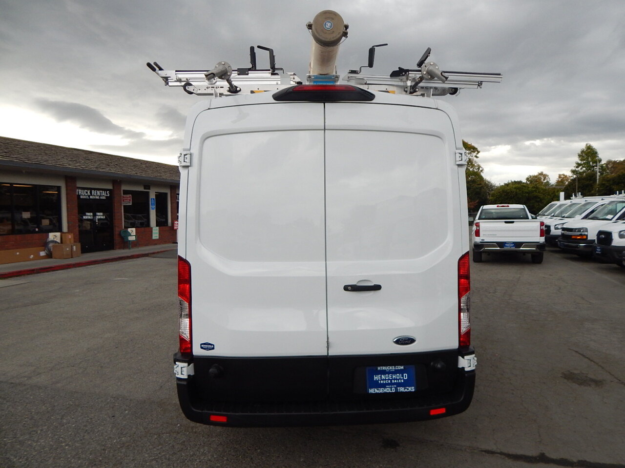 Used 2018 Ford Transit 250 148 Medium Roof RWD image 7