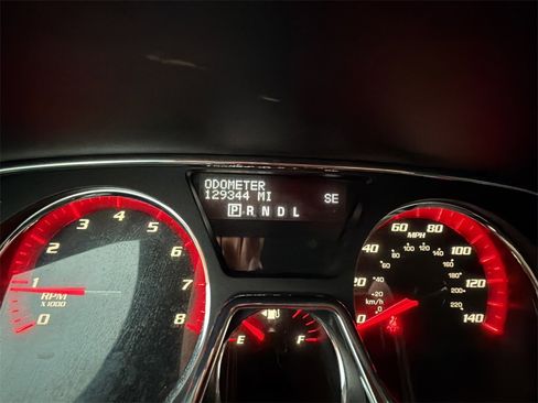 Used 2015 GMC Acadia SLE image 12