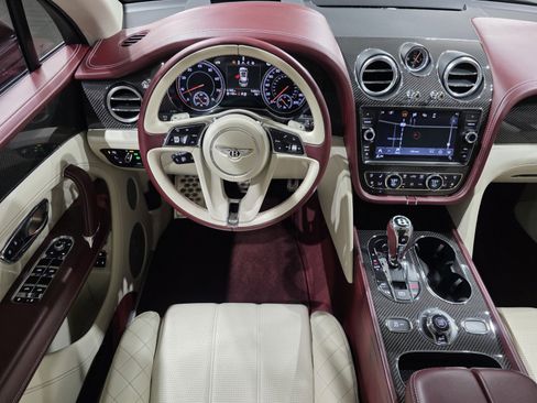 Used 2019 Bentley Bentayga AWD/4WD image 10