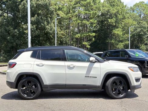 Used 2021 Jeep Compass Latitude FWD image 27