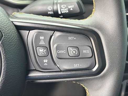 Used 2024 Jeep Gladiator Sport AWD/4WD image 24