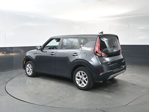 Certified 2025 Kia Soul LX w/ LX Technology Package FWD image 3