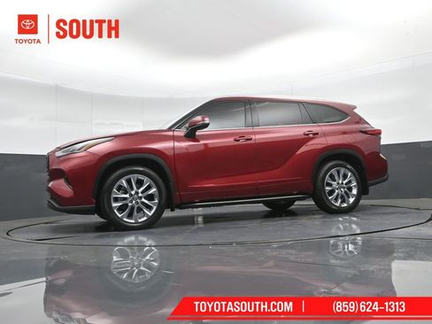 Used 2023 Toyota Highlander Limited AWD/4WD image 49