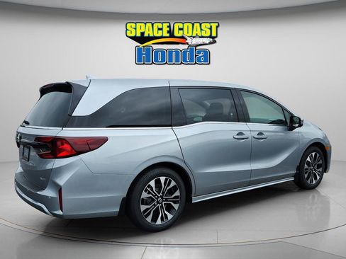 New 2026 Honda Odyssey Elite image 3