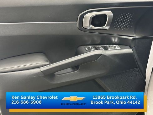 Used 2023 Kia Sorento LX AWD/4WD image 7