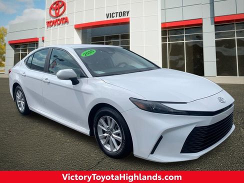 Used 2025 Toyota Camry LE FWD image 1