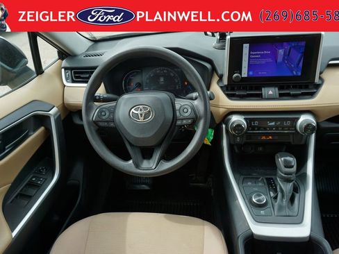 Used 2023 Toyota RAV4 LE AWD/4WD image 12