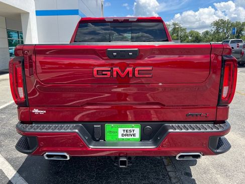 Used 2025 GMC Sierra 1500 AT4 w/ AT4 Premium Package AWD/4WD image 7