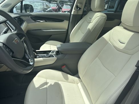 Used 2023 Cadillac XT6 Premium Luxury AWD/4WD image 13