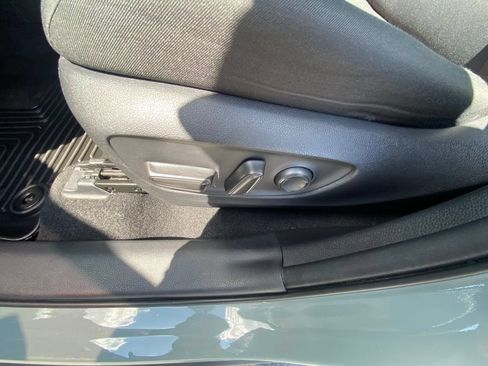 Used 2020 Toyota RAV4 XLE FWD image 10