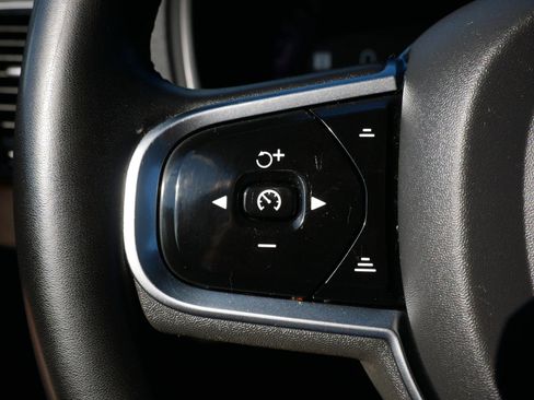 Certified 2023 Volvo XC90 T8 Plus AWD/4WD image 27