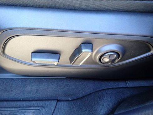 New 2025 Jeep Grand Cherokee Altitude image 15