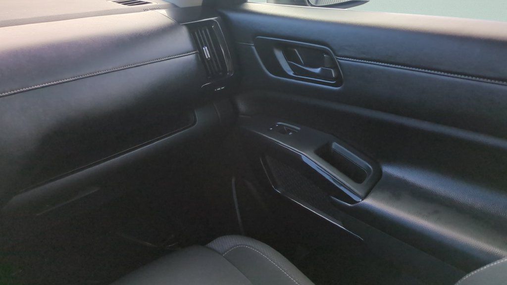 Certified 2025 Nissan Pathfinder SV FWD image 13