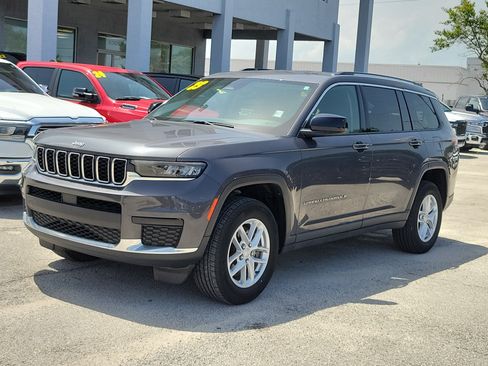 Used 2023 Jeep Grand Cherokee L Laredo w/ Luxury Tech Group I RWD image 2