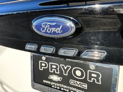 Used 2021 Ford Edge SE image 24