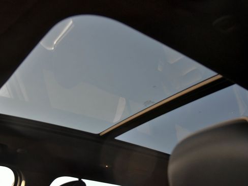 Used 2024 Jeep Grand Cherokee L Limited w/ Luxury Tech Group II image 43