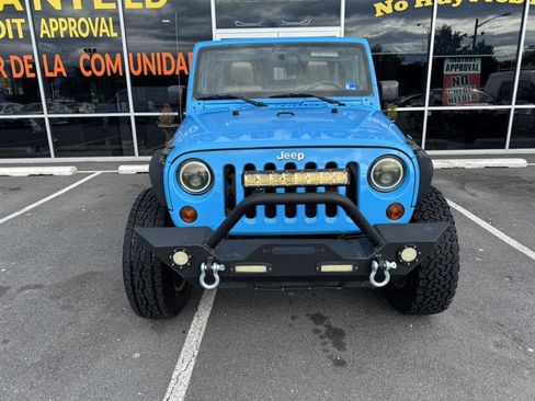 Used 2012 Jeep Wrangler Unlimited Sahara w/ Connectivity Group AWD/4WD image 16