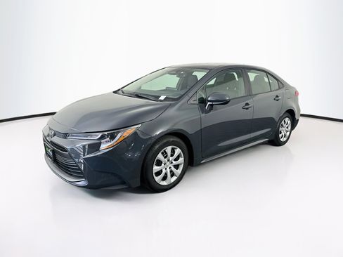 Used 2025 Toyota Corolla LE FWD image 3