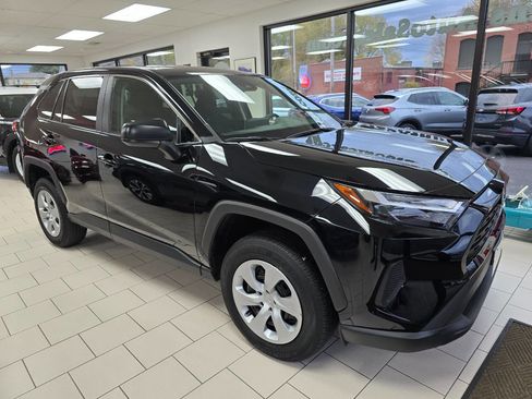 Used 2024 Toyota RAV4 LE image 3