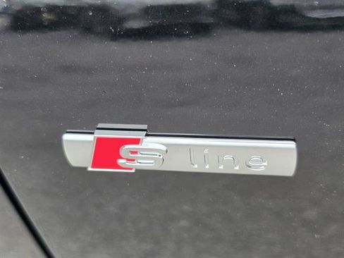 Used 2025 Audi Q3 2.0T Premium w/ Convenience Package image 30