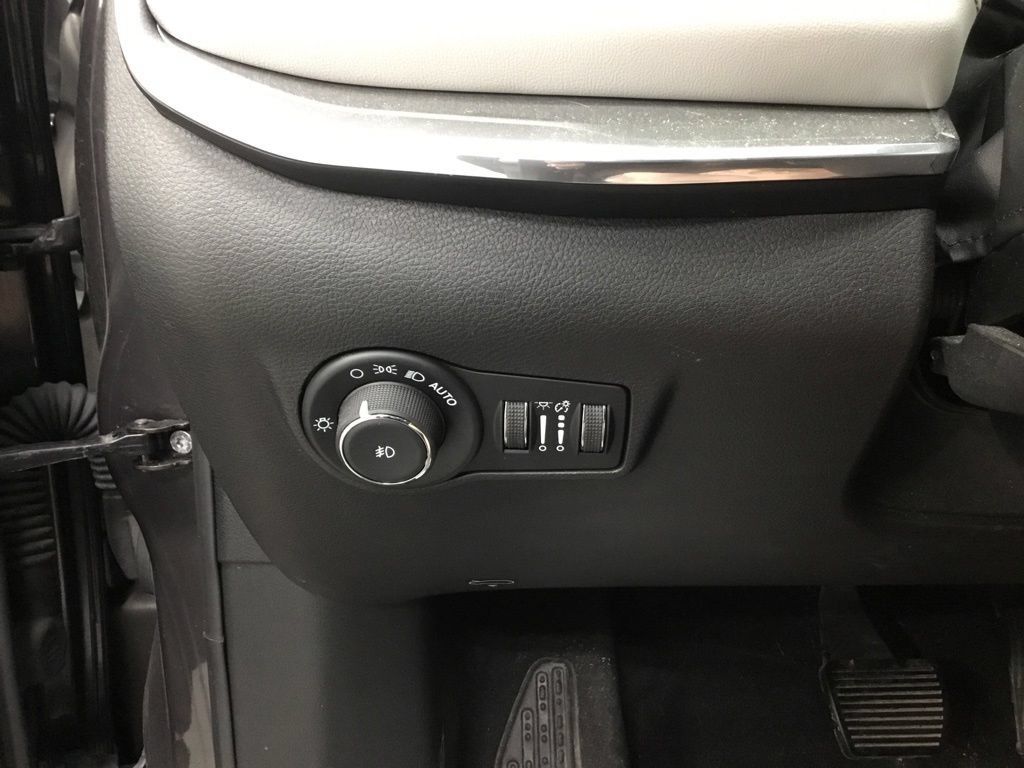 Used 2024 Jeep Compass Limited AWD/4WD image 12