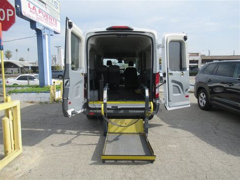 Used 2018 Ford Transit 150 XLT image 3