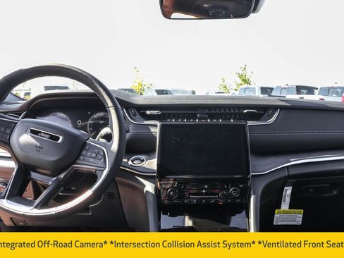 New 2025 Jeep Grand Cherokee Limited w/ Luxury Tech Group II image 10