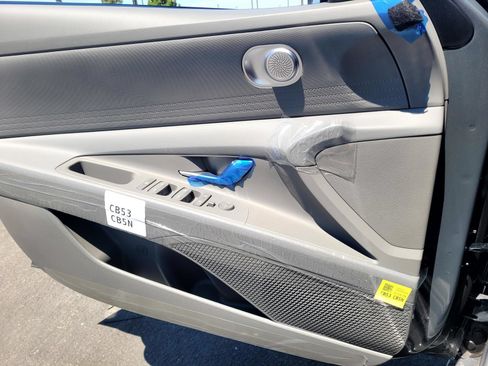 New 2026 Hyundai Elantra SE FWD image 17