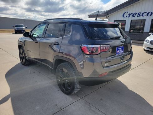 Used 2018 Jeep Compass Latitude AWD/4WD image 5