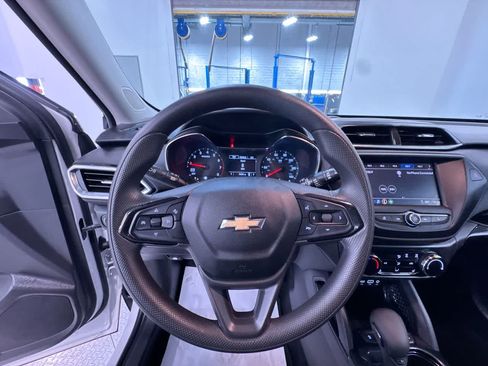 Used 2022 Chevrolet TrailBlazer LT FWD image 15
