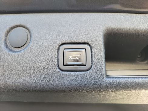 Used 2020 Chevrolet Equinox LT AWD/4WD image 10