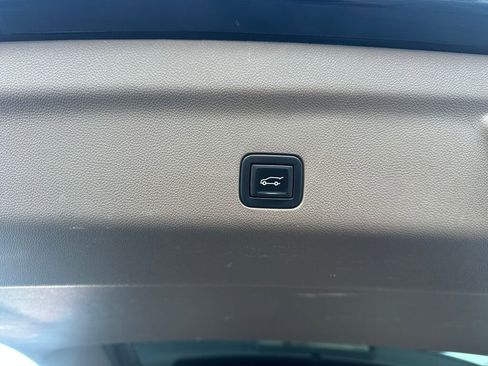 Used 2023 GMC Yukon Denali image 36