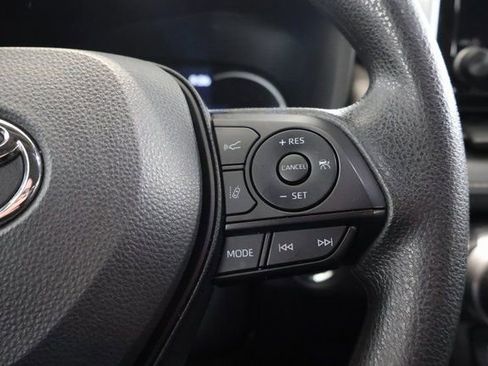 Used 2025 Toyota RAV4 XLE image 19