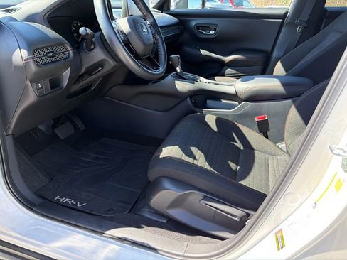 Used 2023 Honda HR-V Sport image 9