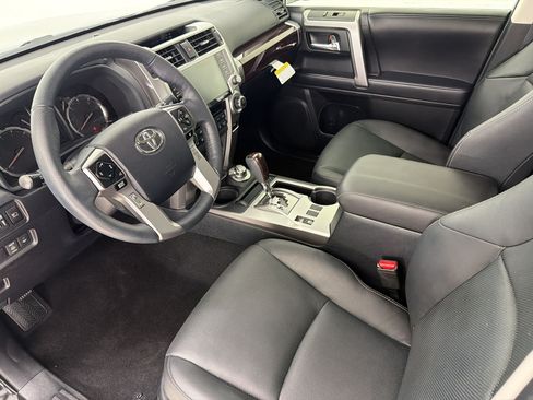 Used 2023 Toyota 4Runner Limited AWD/4WD image 4