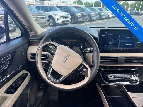 Used 2025 Lincoln Corsair Reserve w/ Equipment Group 202A AWD/4WD image 15