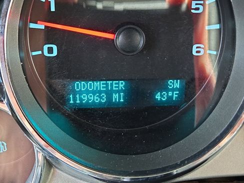 Used 2010 GMC Sierra 1500 SLE w/ SLE Preferred Package image 19