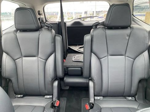 Used 2023 Subaru Ascent Limited w/ Technology Package AWD/4WD image 21