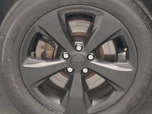 Used 2016 Jeep Cherokee Sport FWD image 31