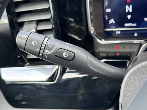 Used 2024 Chevrolet Silverado 1500 LT image 8