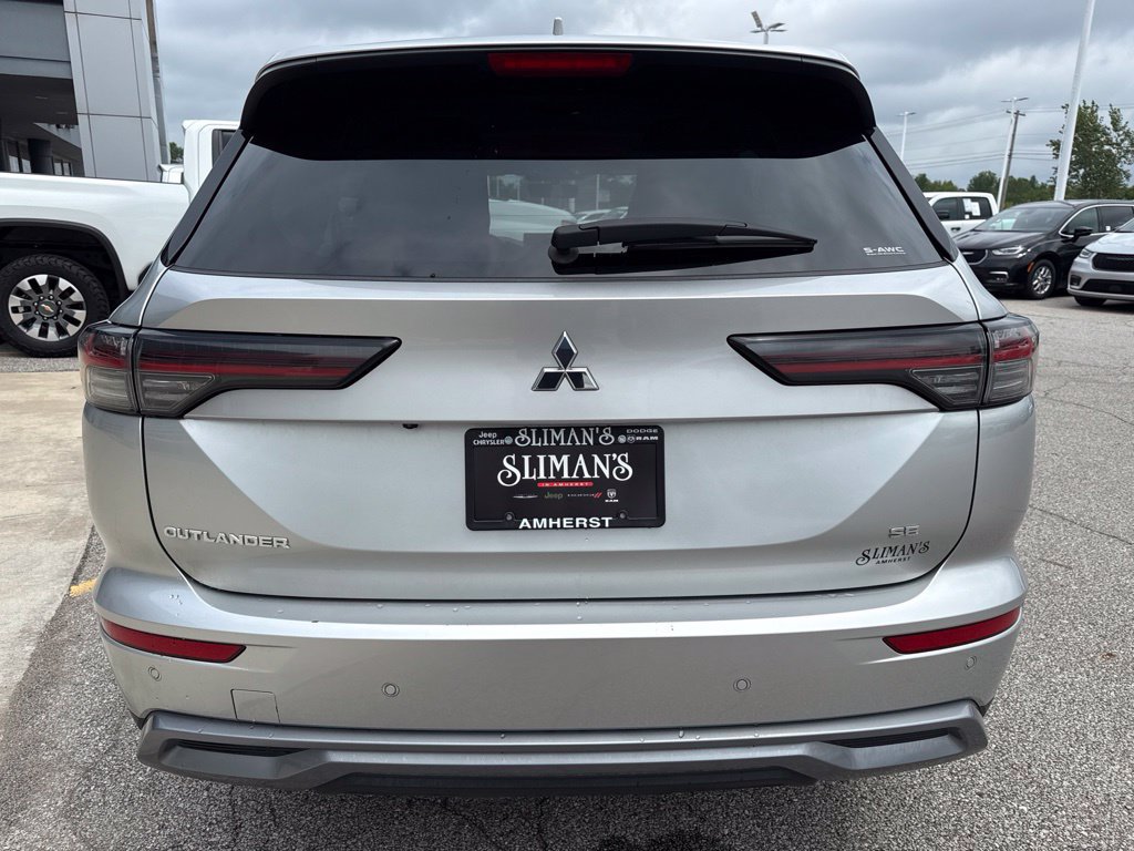 Used 2025 Mitsubishi Outlander SE AWD/4WD image 5