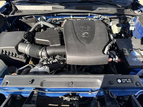 Used 2017 Toyota Tacoma SR5 w/ Tow Package image 35